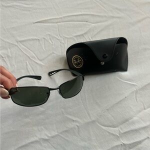 NEW WITH TAGS RAYBANS ALL BLACK